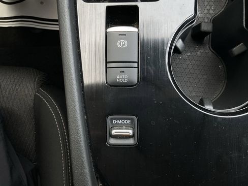 Used 2025 Nissan Rogue SV FWD image 23