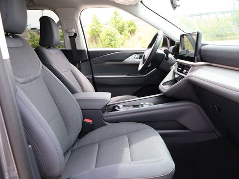 New 2026 Ford Explorer Active AWD/4WD image 10