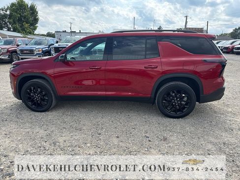 Used 2024 Chevrolet Traverse LT w/ Midnight/Sport Edition image 2