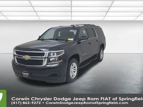 Used 2017 Chevrolet Suburban LT image 6