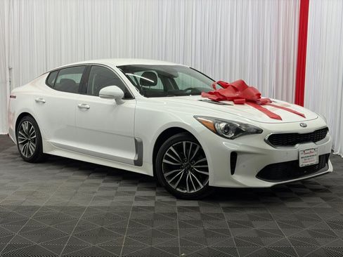 Used 2019 Kia Stinger AWD/4WD image 2