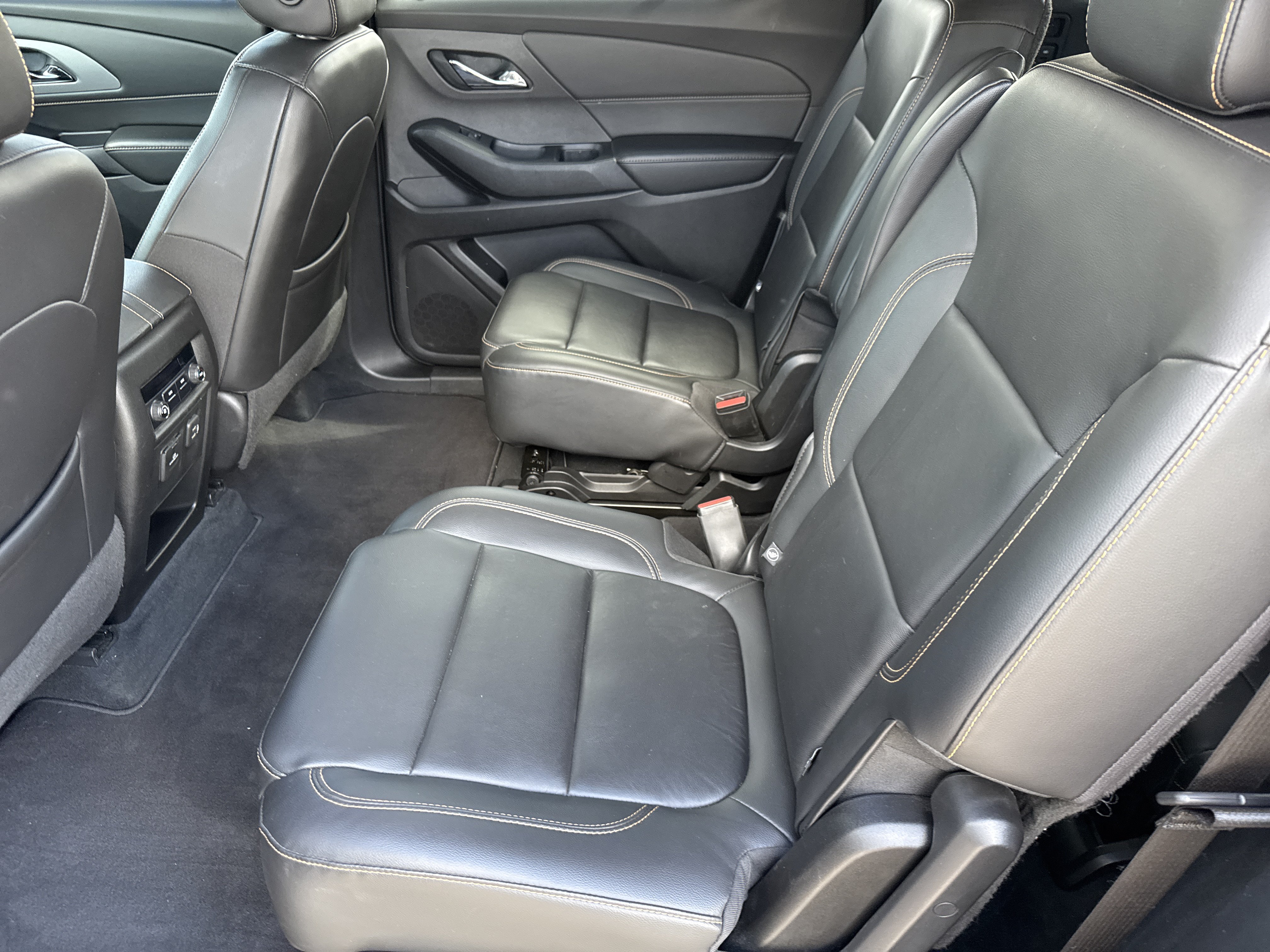 Used 2021 Chevrolet Traverse RS AWD/4WD image 11