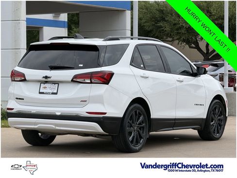 Used 2023 Chevrolet Equinox RS w/ RS Leather Package FWD image 4