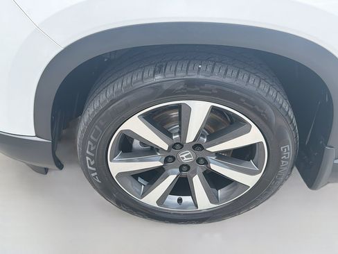 Used 2025 Honda Pilot Touring image 34