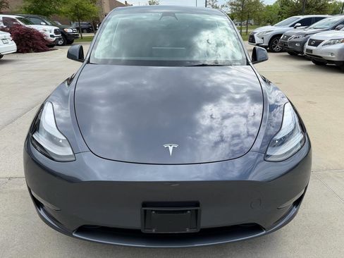 Used 2023 Tesla Model Y Long Range image 2