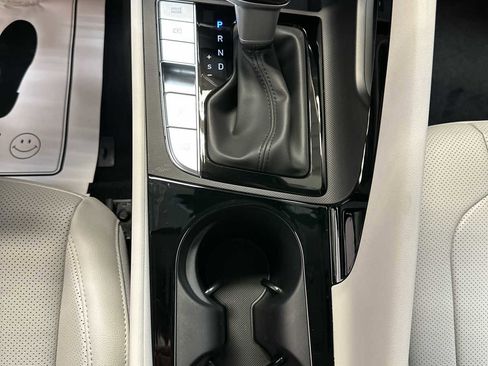 New 2026 Hyundai Elantra Limited FWD image 19