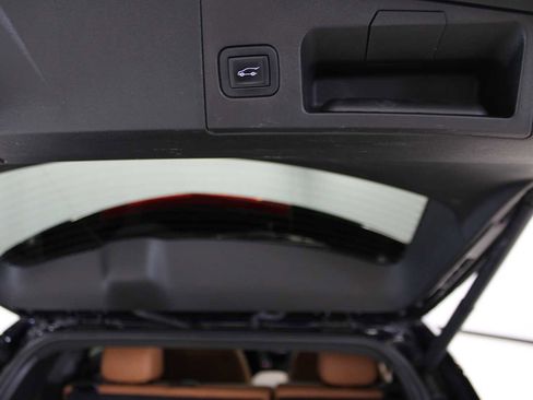 Certified 2022 Cadillac XT5 Premium Luxury w/ Technology Package image 10