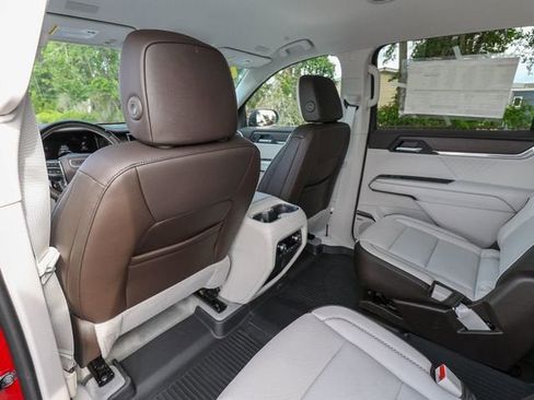 New 2026 GMC Acadia Denali w/ Super Cruise Package FWD image 26