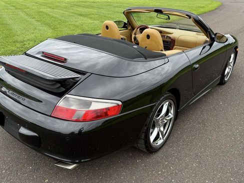 Used 2003 Porsche 911 Carrera RWD image 5