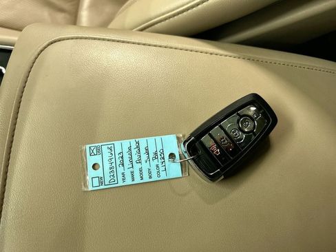 Used 2023 Lincoln Aviator Reserve w/ Equipment Group 201A image 12