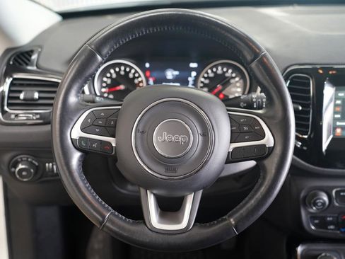 Used 2019 Jeep Compass Latitude AWD/4WD image 12