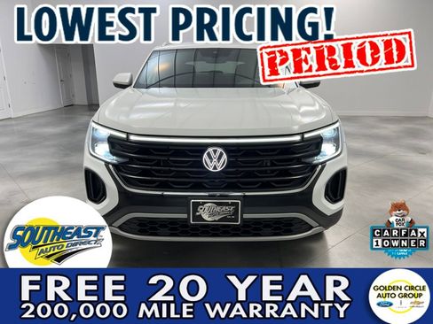 Used 2024 Volkswagen Atlas Cross Sport SE image 2