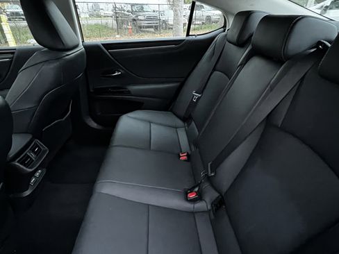 Used 2024 Lexus ES 350 w/ Premium Package image 31