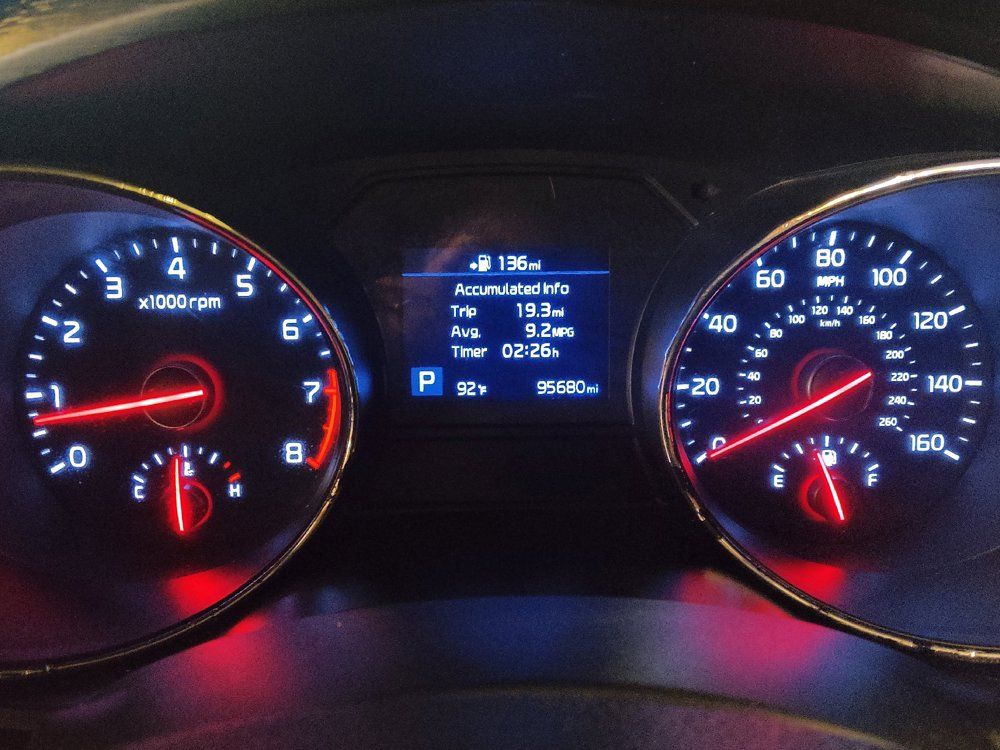 Used 2020 Kia Sedona LX FWD image 23