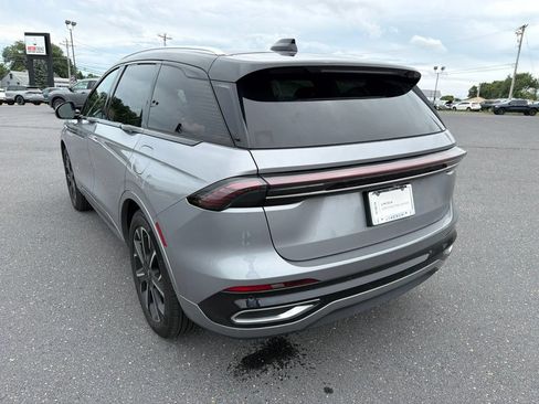 Certified 2025 Lincoln Nautilus Reserve AWD/4WD image 3