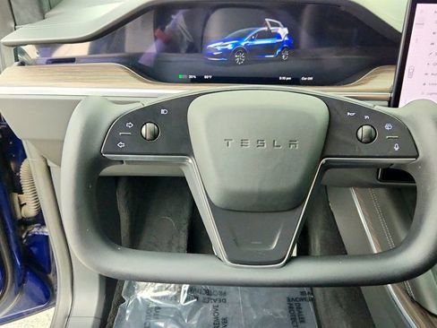 Used 2023 Tesla Model X image 13