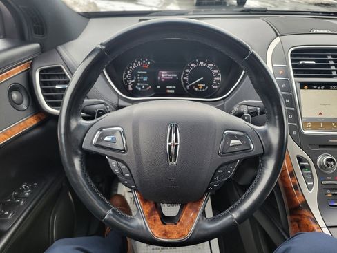 Used 2017 Lincoln MKX Reserve w/ Lincoln MKX Climate Package image 22