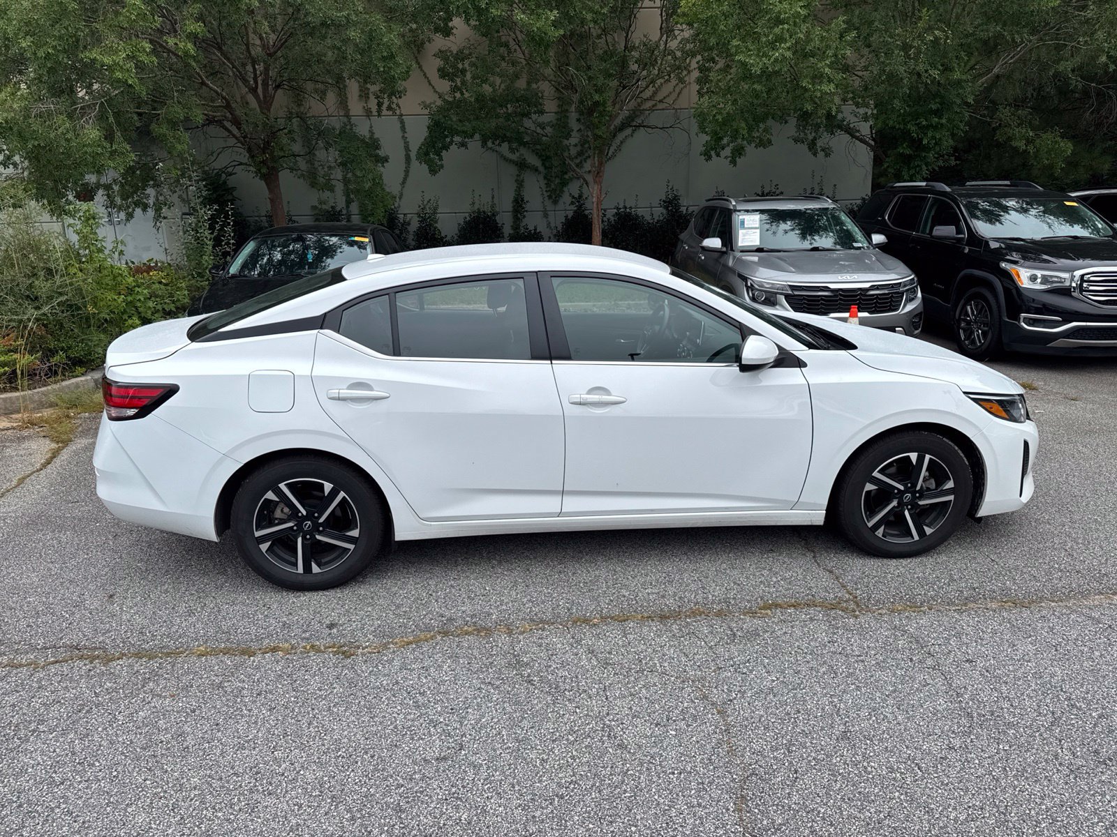 Used 2024 Nissan Sentra SV FWD image 5