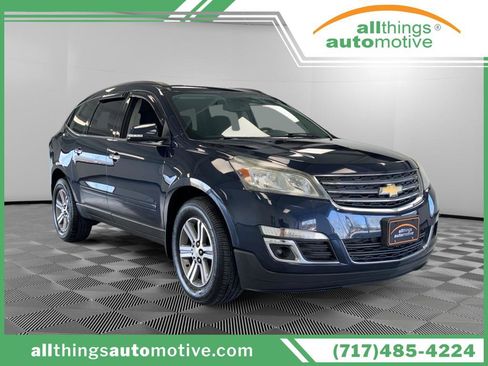 Used 2015 Chevrolet Traverse LT image 1
