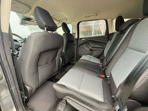 Used 2019 Ford Escape SE image 10
