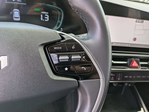 Certified 2023 Kia Niro EX FWD image 31