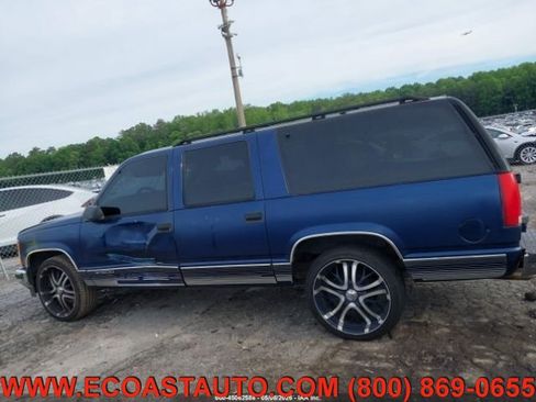 Used 1999 Chevrolet Suburban 2WD w/ Preferred Equipment Group 3 image 2