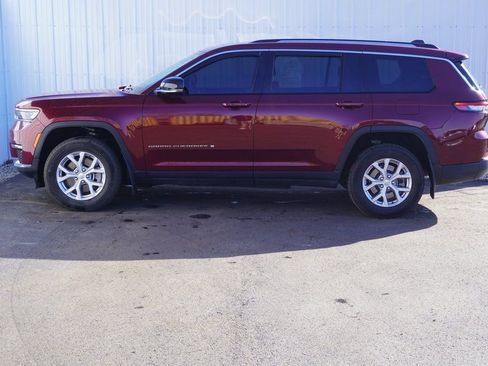 Used 2023 Jeep Grand Cherokee L Limited image 3