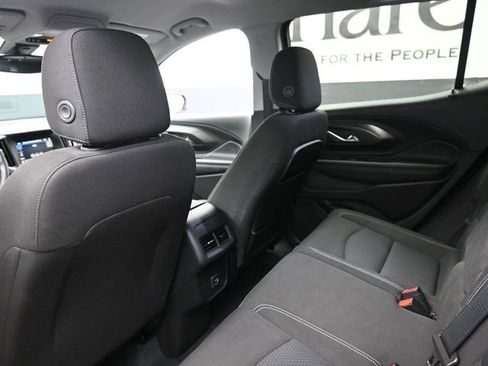 Used 2023 GMC Terrain SLE w/ Driver Convenience Package image 23