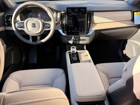 New 2026 Volvo XC90 B5 Core image 17