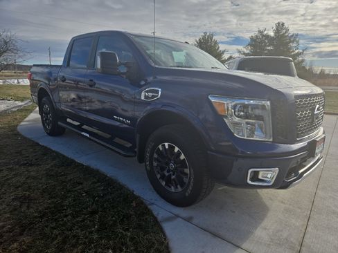 Used 2017 Nissan Titan PRO-4X image 3