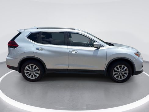 Used 2018 Nissan Rogue SV FWD image 9