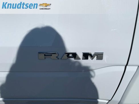 Used 2025 RAM 1500 Laramie image 12