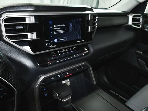 Used 2024 Toyota Sequoia Platinum image 41