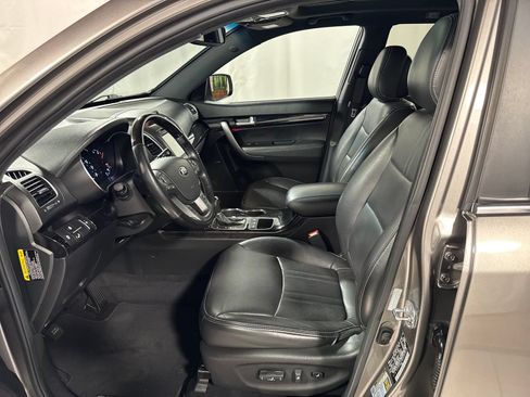 Used 2014 Kia Sorento SX w/ 3rd Row Package FWD image 3