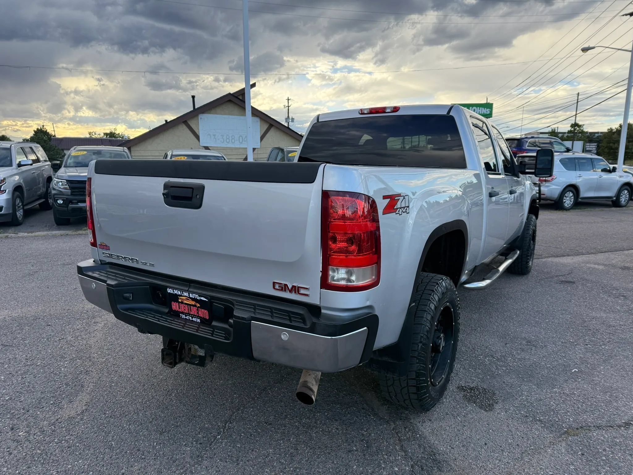 Used 2011 GMC Sierra 2500 SLE w/ SLE Preferred Package AWD/4WD image 8