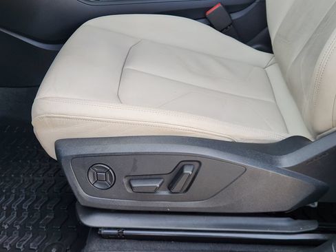 Used 2020 Audi Q3 2.0T Premium AWD/4WD image 23