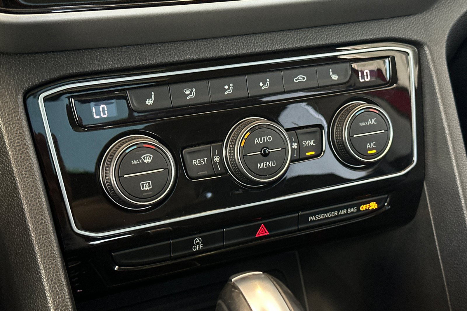 Used 2022 Volkswagen Atlas SE FWD image 21