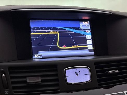 Used 2015 INFINITI Q70 L 3.7 w/ Technology Package image 32