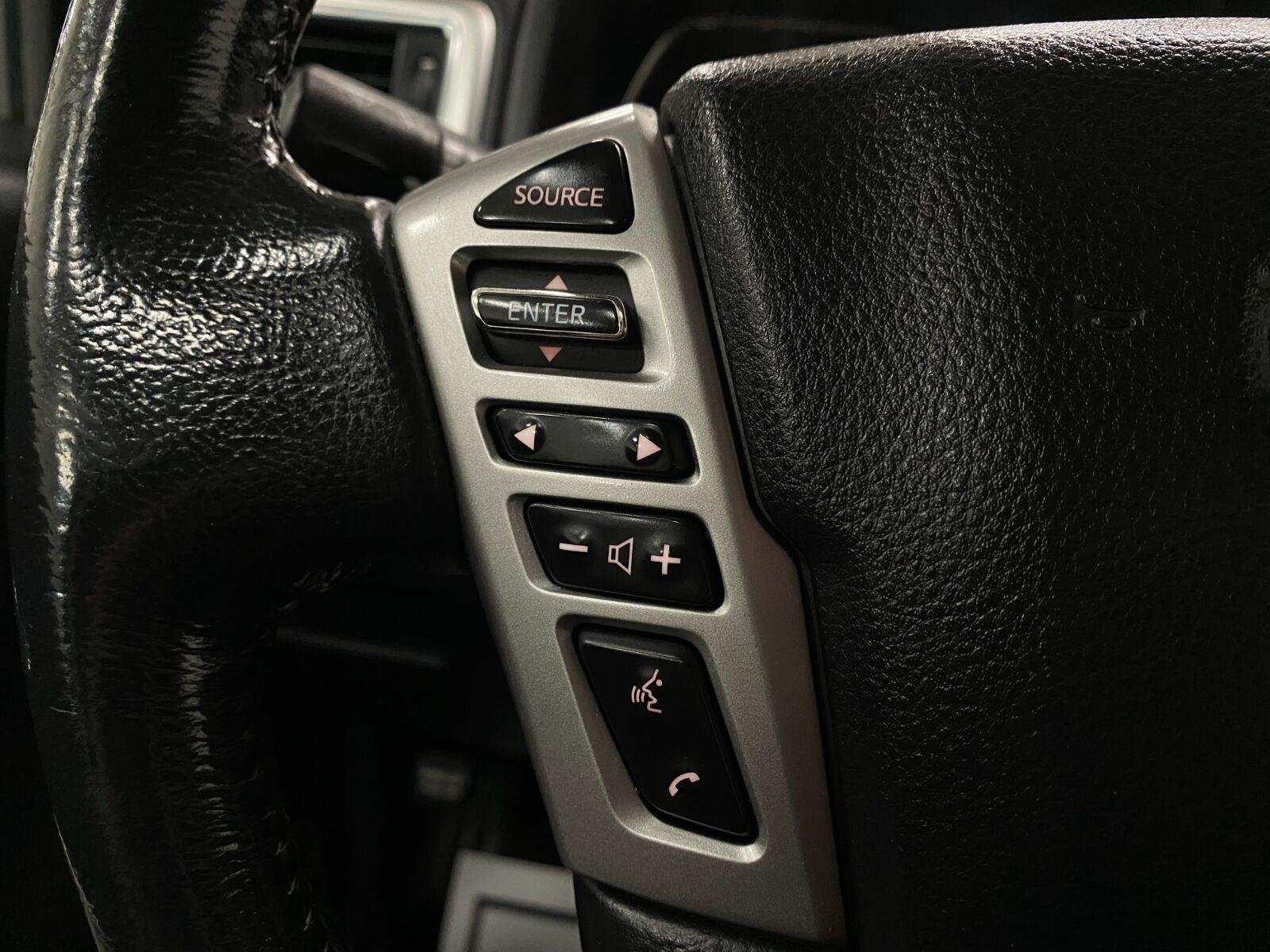 Used 2019 Nissan Titan SV AWD/4WD image 17