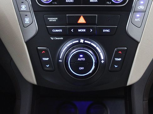 Used 2018 Hyundai Santa Fe Sport w/ 2.4L Value Package 02 FWD image 24