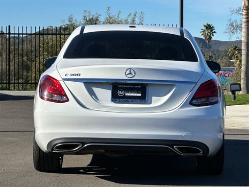 Used 2018 Mercedes-Benz C 300 Sedan image 4