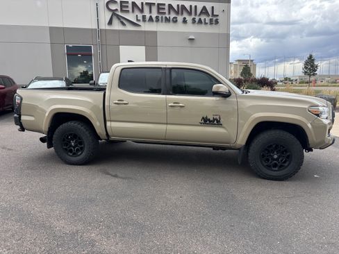 Used 2019 Toyota Tacoma SR5 AWD/4WD image 5