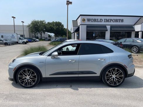 Used 2025 Porsche Macan 4S Electric AWD/4WD image 50