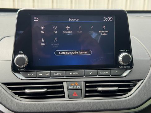 Used 2022 Nissan Altima 2.5 SV FWD image 22
