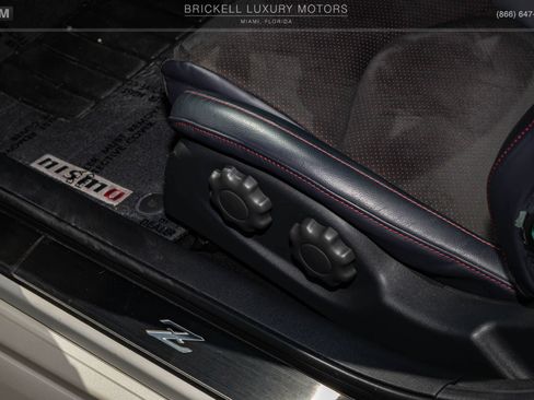 Used 2025 Nissan Z NISMO w/ Floor Mat Package RWD image 58