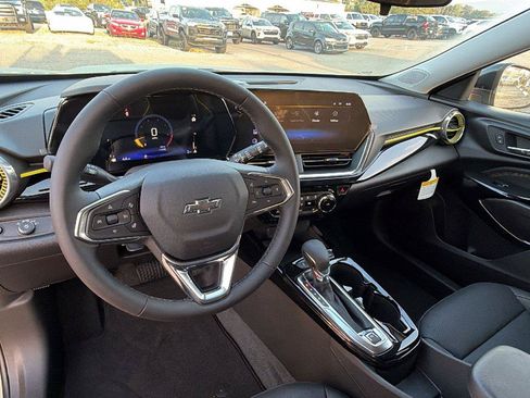 New 2026 Chevrolet Trax ACTIV w/ Sunroof Package FWD image 20