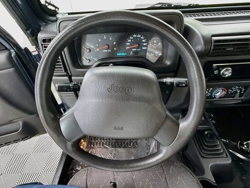 Used 2002 Jeep Wrangler SE AWD/4WD image 11