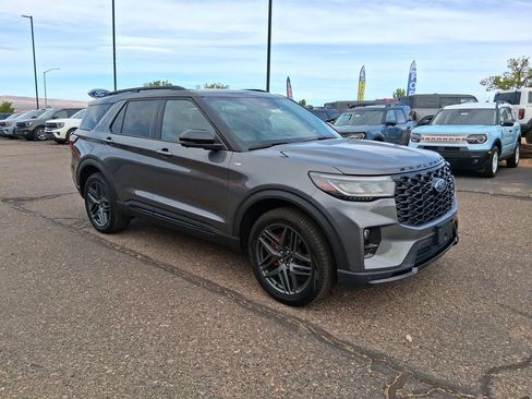 New 2025 Ford Explorer ST-Line w/ Premium Package AWD/4WD image 7
