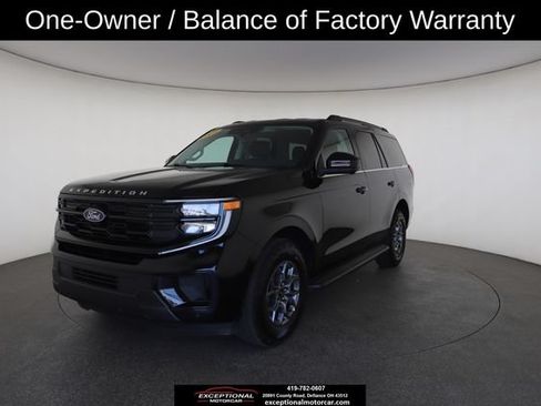 Used 2025 Ford Expedition Active AWD/4WD image 2
