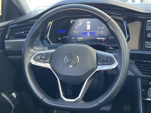 Certified 2023 Volkswagen Jetta SE image 8